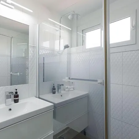 Diplomate - 2 Chambres, 15mn Du Palais, Charmant, Balcon, Clim * Cannes